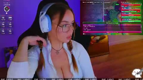Snapshot of emili1_bc chatting on July 21, 2026, 9:22 am Emili online show from July 21, 2026, 9:22 am