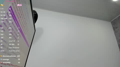 Emili Lenus online show from January 25, 2025, 2:25 pm