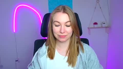 Emilia online show from March 12, 2026, 6:19 am