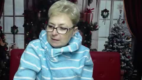 EmiliaGree online show from December 17, 2025, 6:25 pm