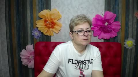 Snapshot of emiliagree chatting on May 9, 2026, 5:18 pm EmiliaGree online show from May 9, 2026, 5:18 pm