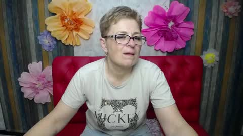 Snapshot of emiliagree chatting on May 24, 2026, 5:07 pm EmiliaGree online show from May 24, 2026, 5:07 pm