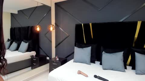 Snapshot of emiliee_xx chatting on January 15, 2025, 5:15 pm Emillie online show from January 15, 2025, 5:15 pm