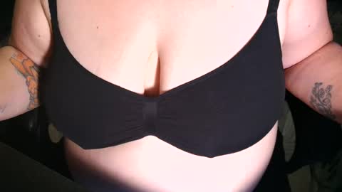 emilie foxx online show from July 19, 2026, 9:51 pm