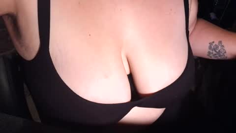 emilie foxx online show from July 29, 2026, 1:59 am