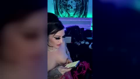 emilietreez online show from July 7, 2026, 7:23 am