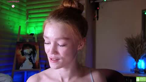 Snapshot of emiliyafox chatting on November 22, 2025, 6:45 am Emi online show from November 22, 2025, 6:45 am