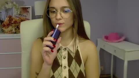 Emilly online show from February 11, 2025, 11:32 am