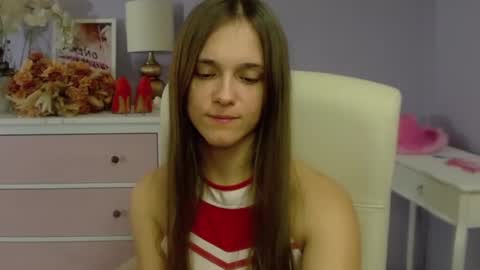 Emilly online show from March 6, 2025, 10:52 am