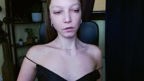 Emilly online show from February 20, 2026, 2:06 pm