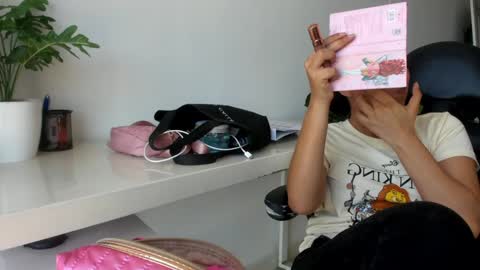 Emilly  online show from February 27, 2026, 2:28 pm