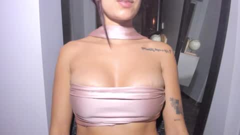 Snapshot of emillyhils1 chatting on August 1, 2026, 1:38 am emilly online show from August 1, 2026, 1:38 am