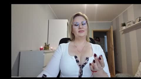 EmillyLove online show from February 17, 2026, 7:05 am