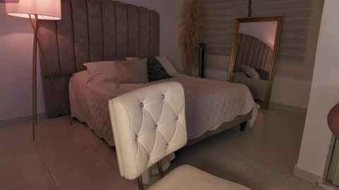  emily valentina     online show from April 18, 2026, 1:31 am