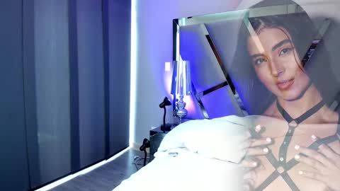 emily_bae online show from February 1, 2025, 5:37 pm