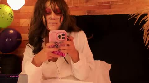 Snapshot of emily_brown04 chatting on October 31, 2025, 11:11 am emily_brown04 online show from October 31, 2025, 11:11 am