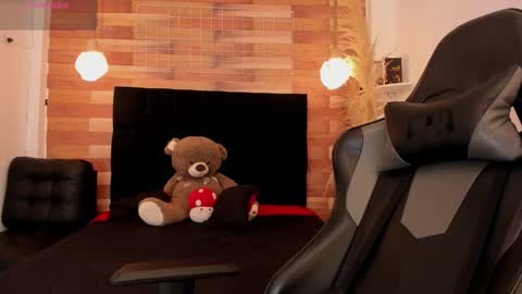 Snapshot of emily_brown04 chatting on November 4, 2025, 11:09 am emily_brown04 online show from November 4, 2025, 11:09 am