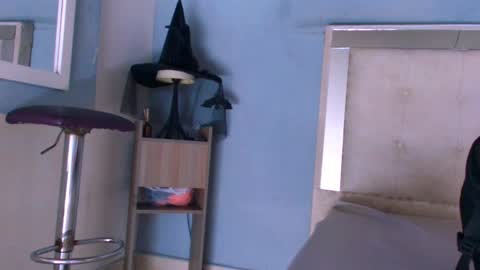 emily_castillo1_ online show from October 12, 2025, 3:38 am