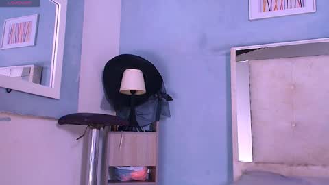 emily_castillo1_ online show from October 13, 2025, 3:39 am