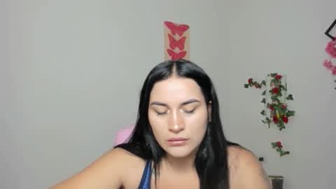 Snapshot of emily_coraline chatting on September 23, 2025, 12:35 am Emily online show from September 23, 2025, 12:35 am