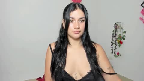 Snapshot of emily_coraline chatting on October 13, 2025, 2:06 pm Emily online show from October 13, 2025, 2:06 pm