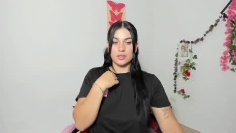 Snapshot of emily_coraline chatting on October 16, 2025, 1:17 am Emily online show from October 16, 2025, 1:17 am