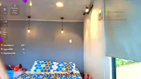 emily_foru online show from April 19, 2026, 6:32 pm