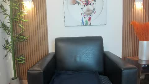 emily_frostt online show from July 15, 2026, 12:10 pm