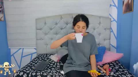 Snapshot of emily_jhons2 chatting on November 1, 2025, 1:02 pm Emily jhon online show from November 1, 2025, 1:02 pm