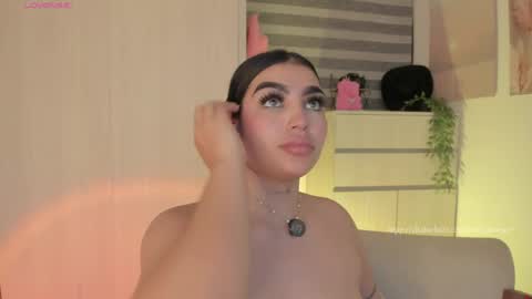 EmilyKenner  Independent model  online show from March 31, 2026, 12:34 am