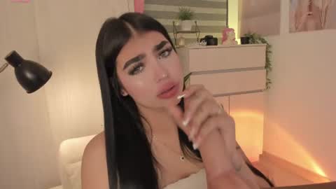 Snapshot of emily_kenner chatting on July 13, 2026, 11:46 am EmilyKenner Independent model online show from July 13, 2026, 11:46 am