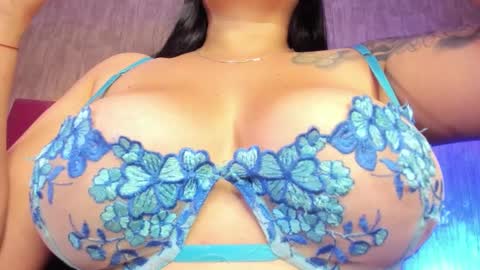 Snapshot of emily_klarence chatting on February 7, 2026, 7:17 pm Emily online show from February 7, 2026, 7:17 pm