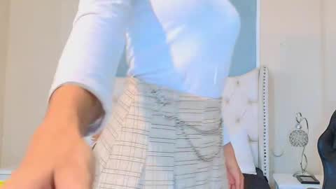 Emily online show from November 22, 2025, 11:37 pm