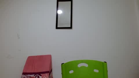 Snapshot of emily_loperaa chatting on May 10, 2026, 10:59 pm Emily online show from May 10, 2026, 10:59 pm