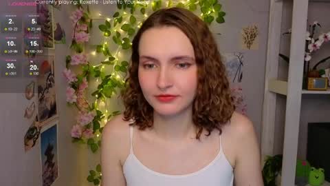 Snapshot of emily_lune chatting on April 23, 2026, 2:13 am Emily online show from April 23, 2026, 2:13 am