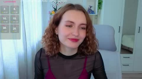 Snapshot of emily_lune chatting on May 7, 2026, 5:13 am Emily online show from May 7, 2026, 5:13 am
