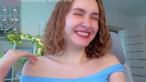 Snapshot of emily_lune chatting on May 18, 2026, 1:45 am Emily online show from May 18, 2026, 1:45 am