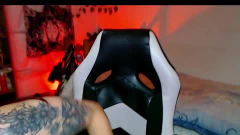 Snapshot of emily_mckey chatting on October 7, 2025, 12:19 am Emily online show from October 7, 2025, 12:19 am