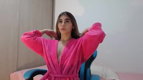 emily_mikelhot online show from April 1, 2026, 7:31 am
