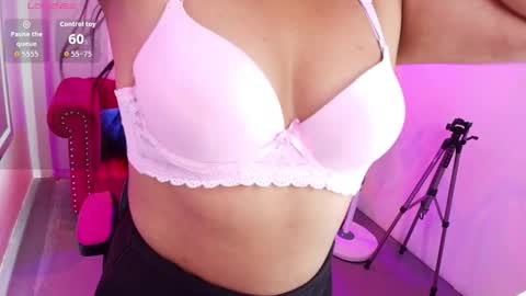 Snapshot of emily_milleers chatting on February 18, 2026, 4:08 am EMILY. online show from February 18, 2026, 4:08 am