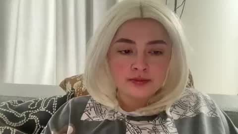 emily_morning_dew online show from February 17, 2026, 9:28 am