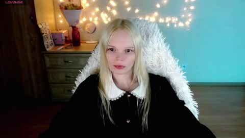 Snapshot of emily_nyaffe chatting on February 28, 2025, 3:26 pm Lia online show from February 28, 2025, 3:26 pm