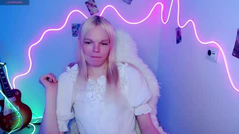 Snapshot of emily_nyaffe chatting on October 28, 2025, 9:39 pm Lia online show from October 28, 2025, 9:39 pm