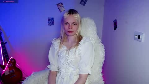 Lia online show from December 13, 2025, 9:09 pm