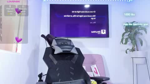 Snapshot of emily_palmeer chatting on October 13, 2025, 11:54 am emily_palmeer online show from October 13, 2025, 11:54 am