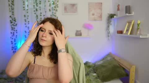 emily_paris18 online show from June 1, 2026, 1:02 pm