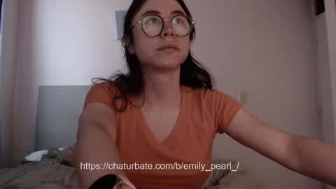 emily_pearl_ online show from February 2, 2025, 8:51 pm