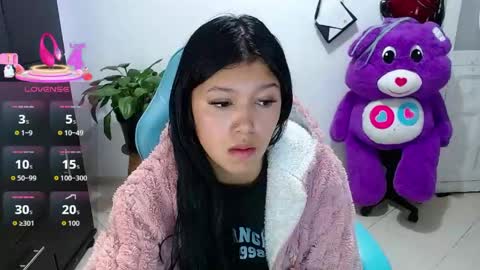 Snapshot of emily_rosse04 chatting on April 17, 2026, 11:24 am online show from April 17, 2026, 11:24 am