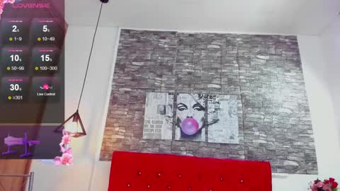 emily_sc online show from January 8, 2025, 4:33 pm