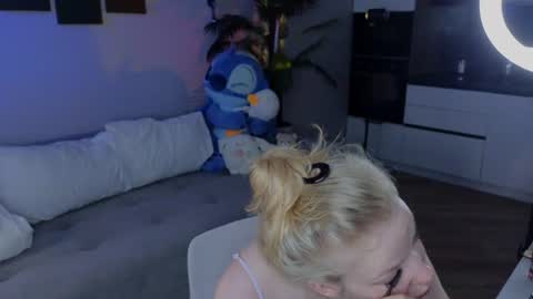 emily shepard online show from June 24, 2026, 4:00 am